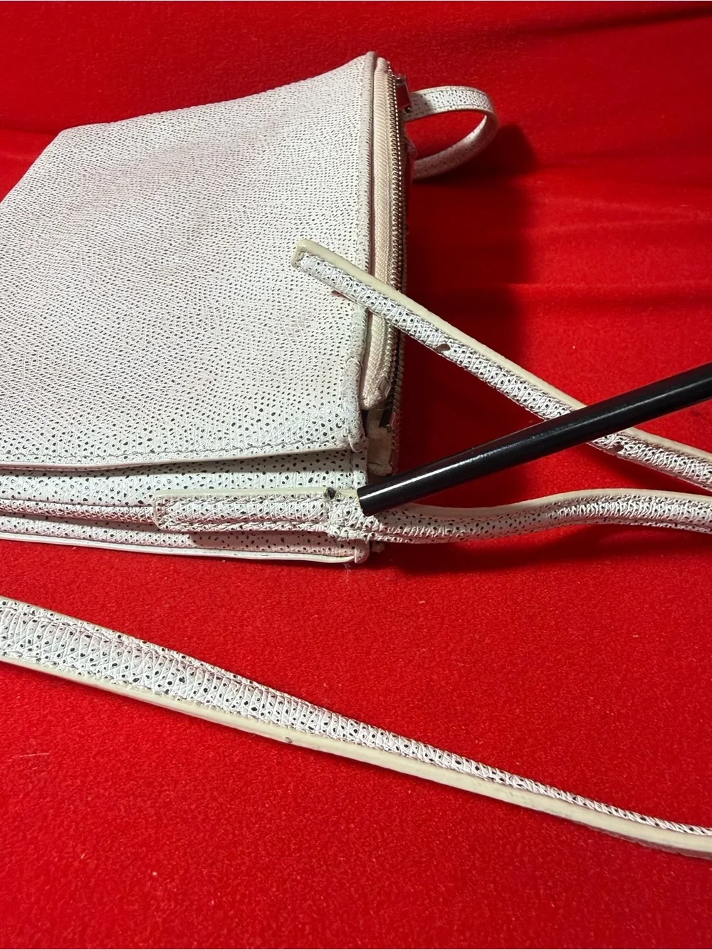 White Pebbles Leather Bag Aritzia Auxiliary - Sleek Everyday Shoulder Purse